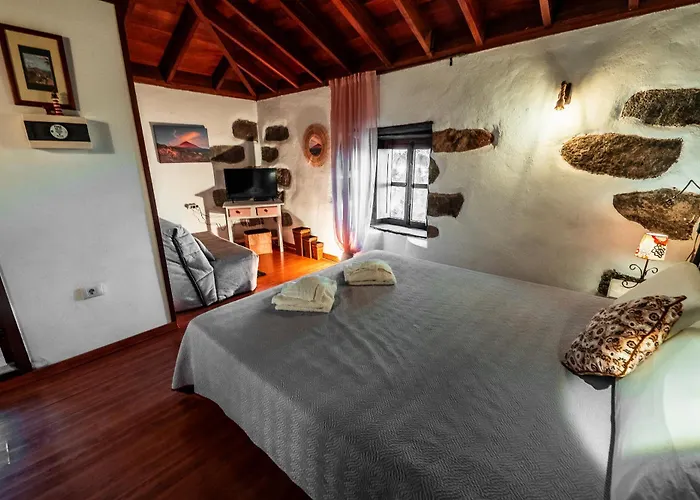 Rural La Correa Del Almendro & Bubble Experience - Adults Only