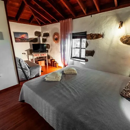 Rural La Correa Del Almendro & Bubble Experience - Adults Only