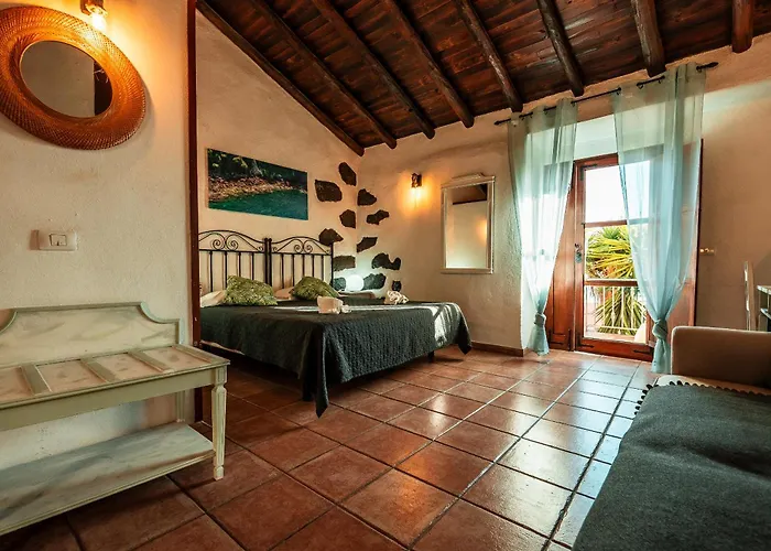 בית כפרי Rural La Correa Del Almendro & Bubble Experience - Adults Only ארונה