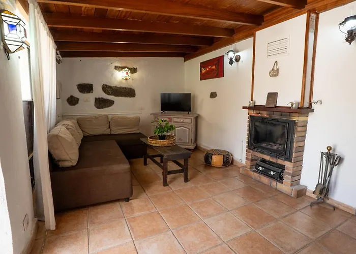 Rural La Correa Del Almendro & Bubble Experience - Adults Only Country house