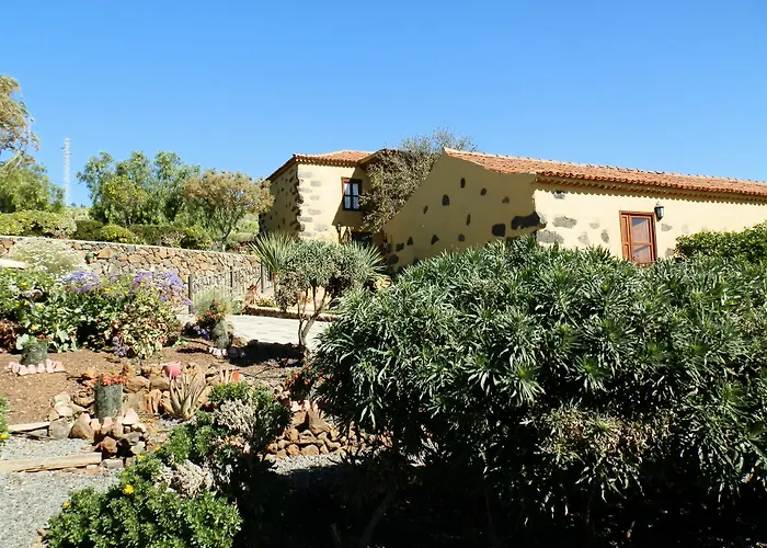 Rural La Correa Del Almendro *